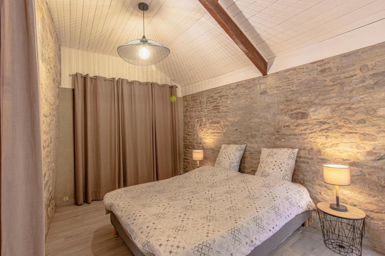 Maison en pierres au coeur du village médiéval de Villeneuve Esterno foto